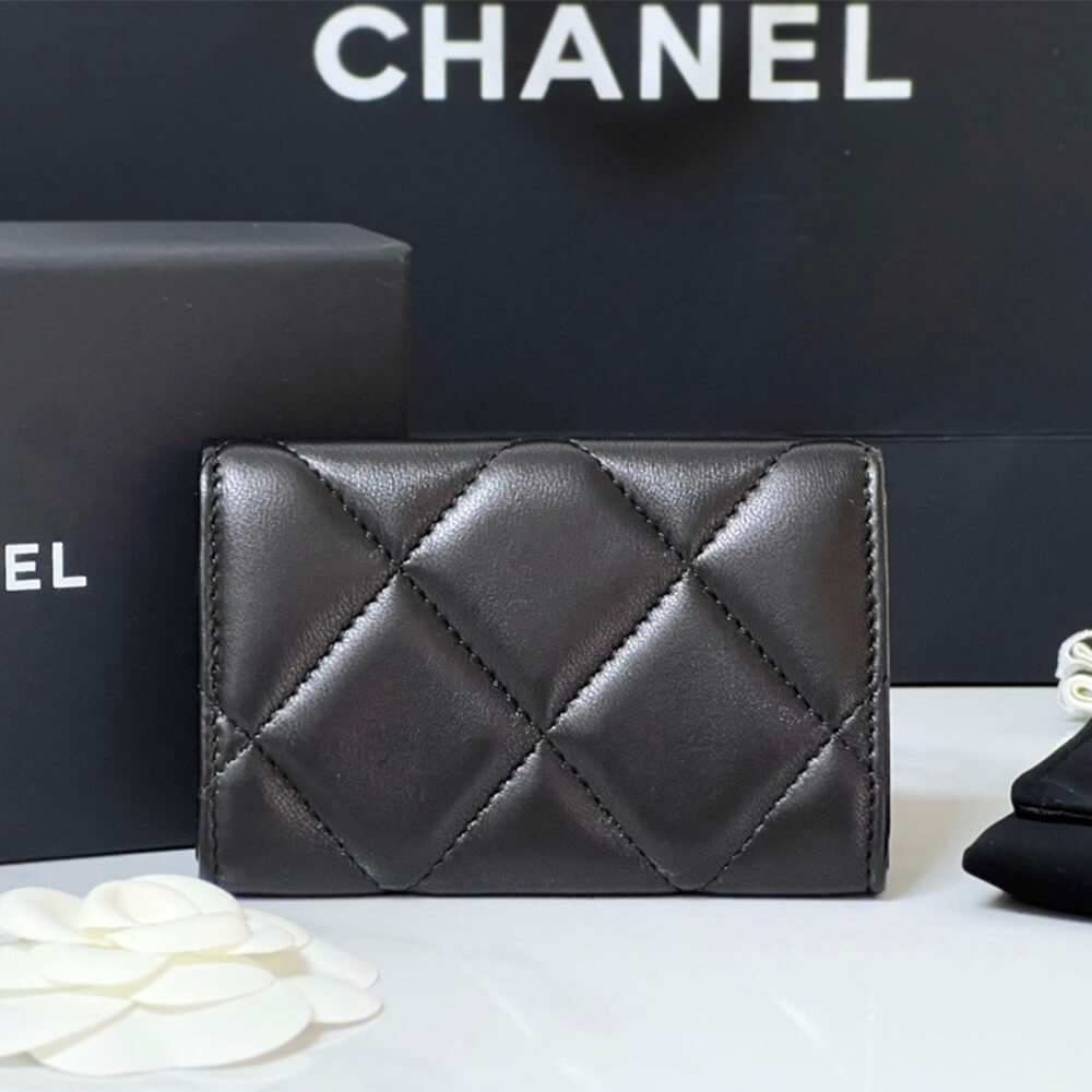 Ch**el 19 flap card holder