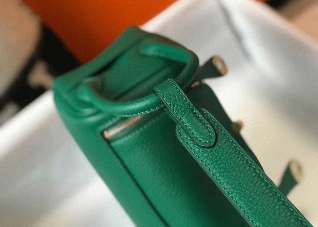 Designer replica H**me5 Lindy Mini handbag in green clemence leather