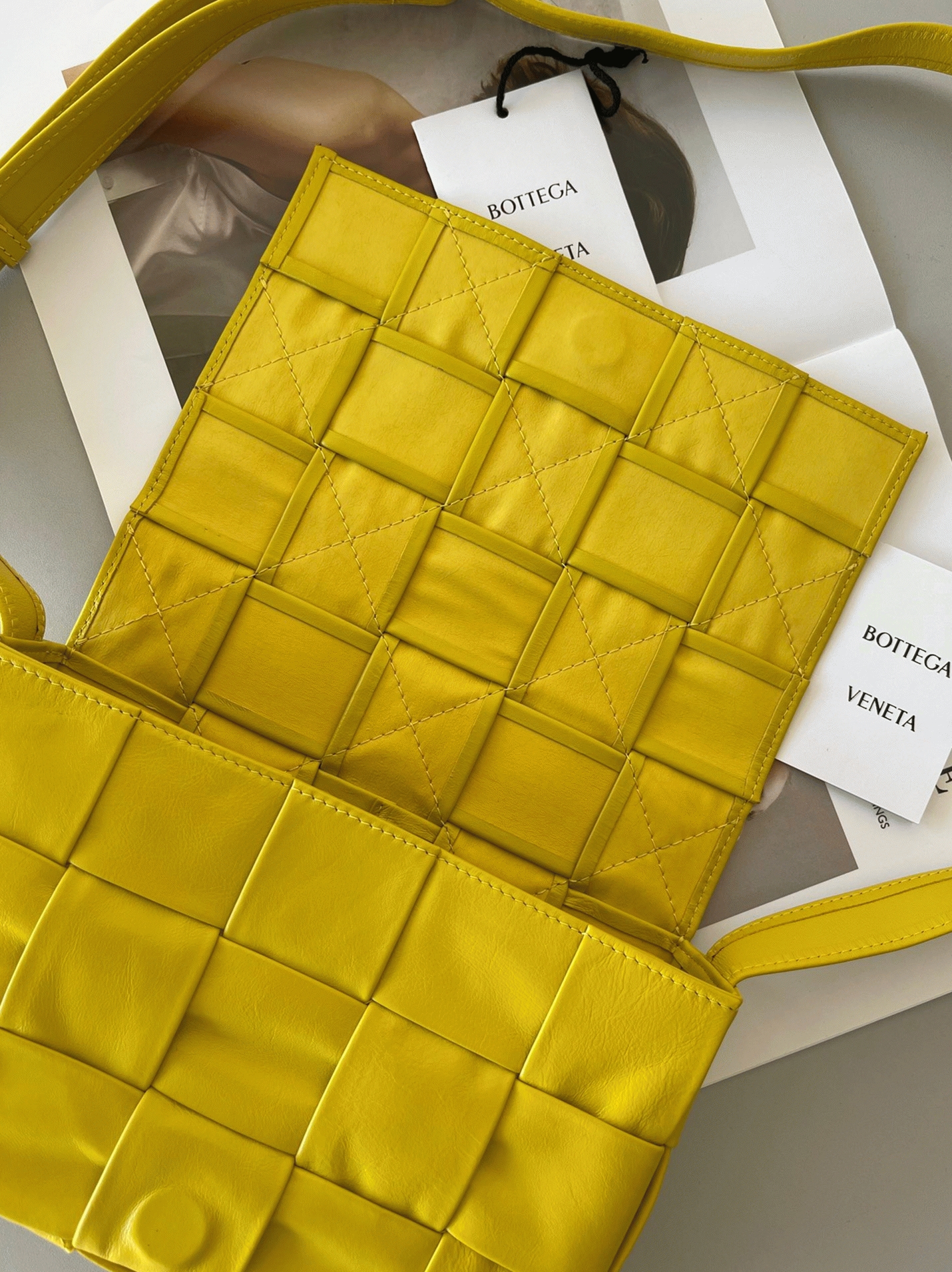 Top Quality Fake B0tt*ga Ven*ta Cassette Bag In Yellow