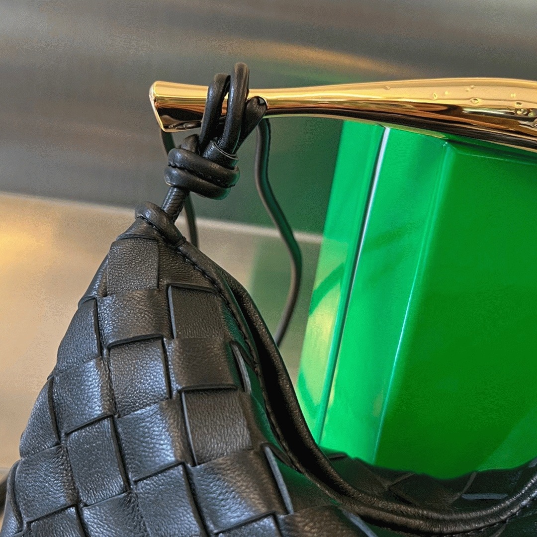 Replica B0tt*ga Ven*ta Sardine Mini Bag Black