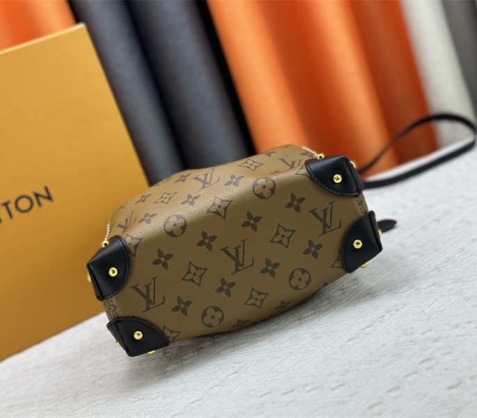Monogram Reverse Canvas Noe Trunk PM