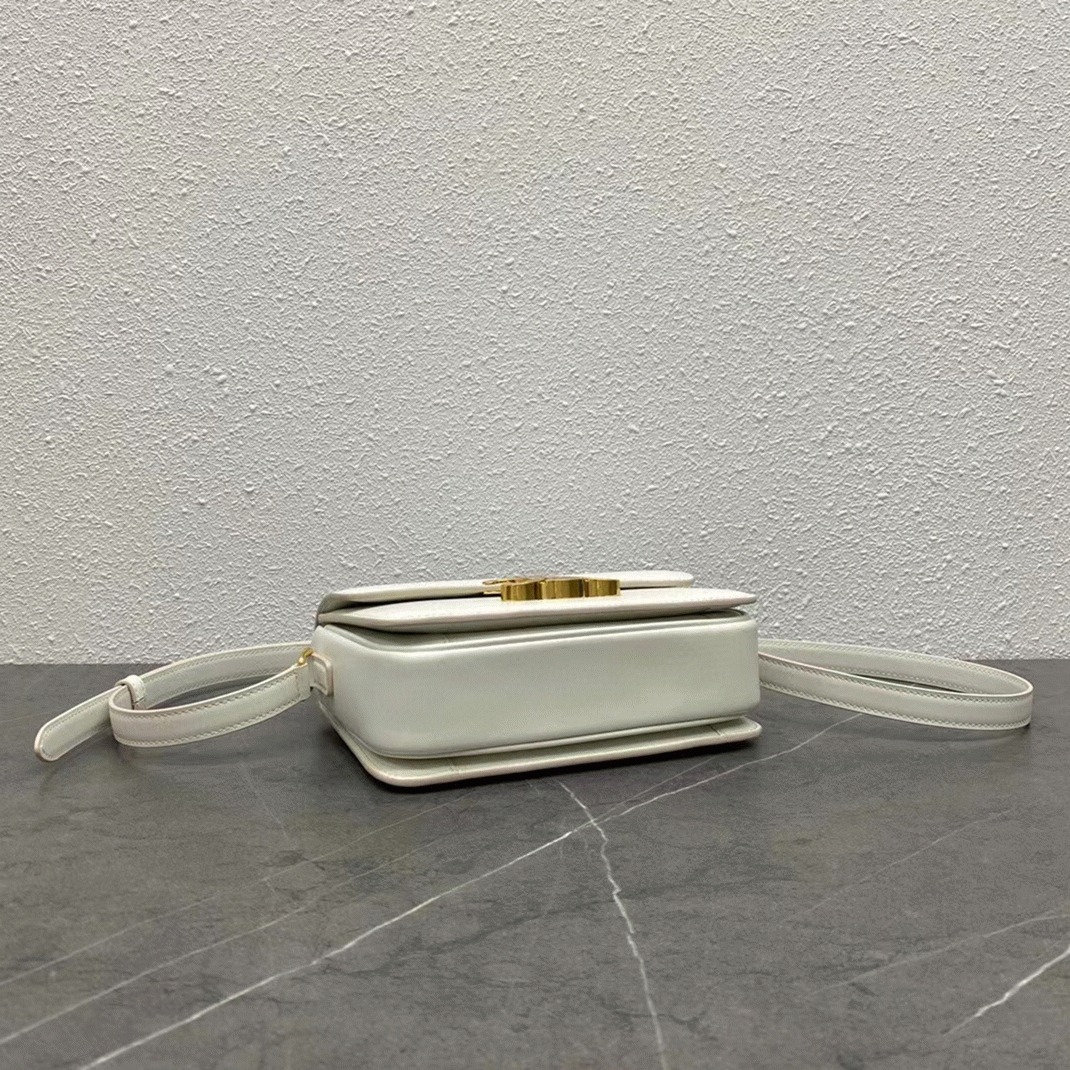 Top Quality Fake Ce1i*e Triomphe Teen Bag In White
