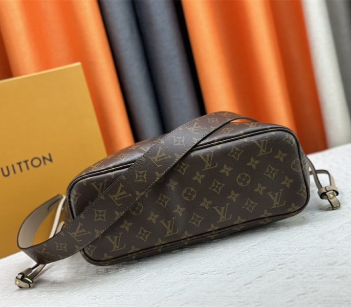 L0vis Vvtt0n Neverfull Bandouliere Inside Out MM Tote In Monogram Canvas And Beige Textile And Leather