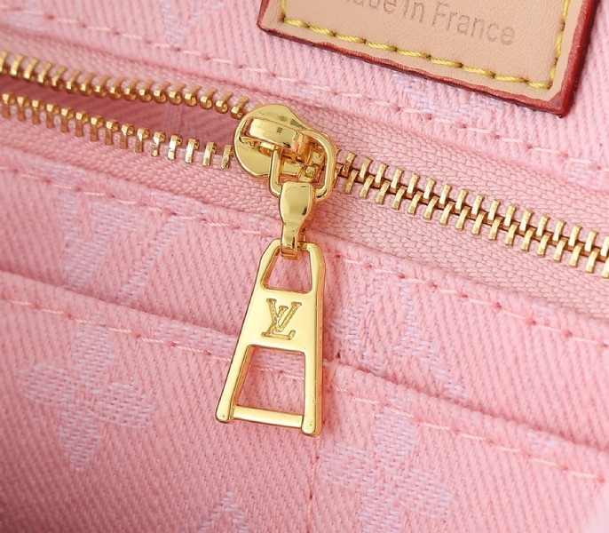 monogram De*1m onthego mm in washed pink