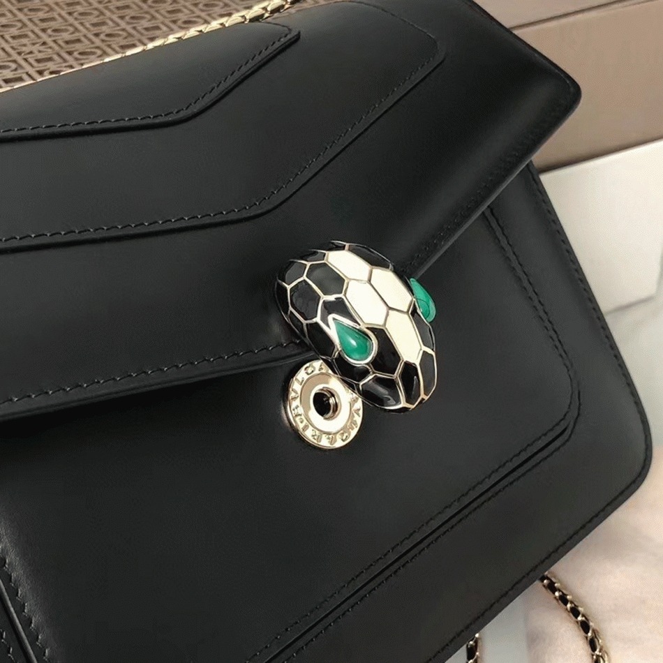 Replica Bv1g*ai Serpenti Forever Medium Shoulder Bag Black Calfskin