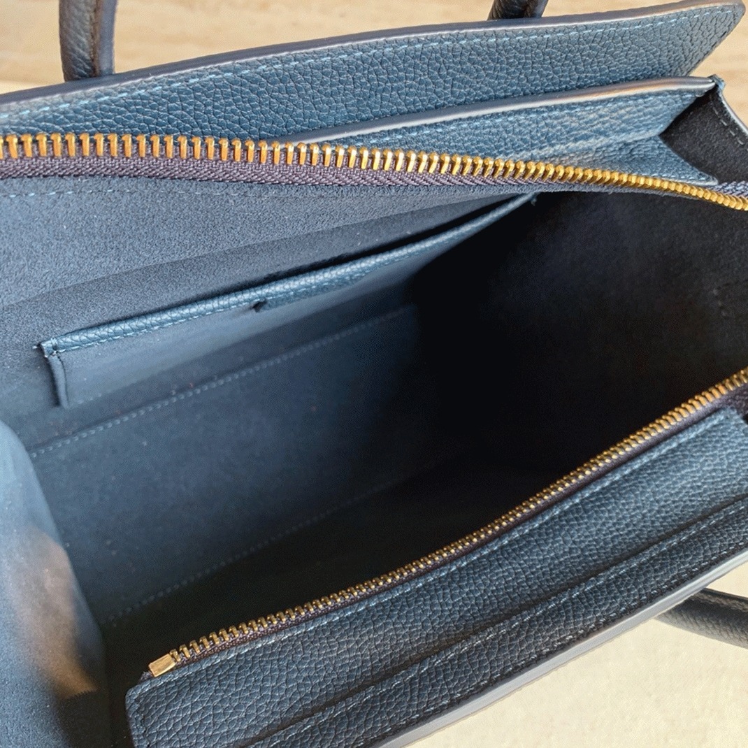 ce1i*e nano lU*gage tote bag imitation in navy blue