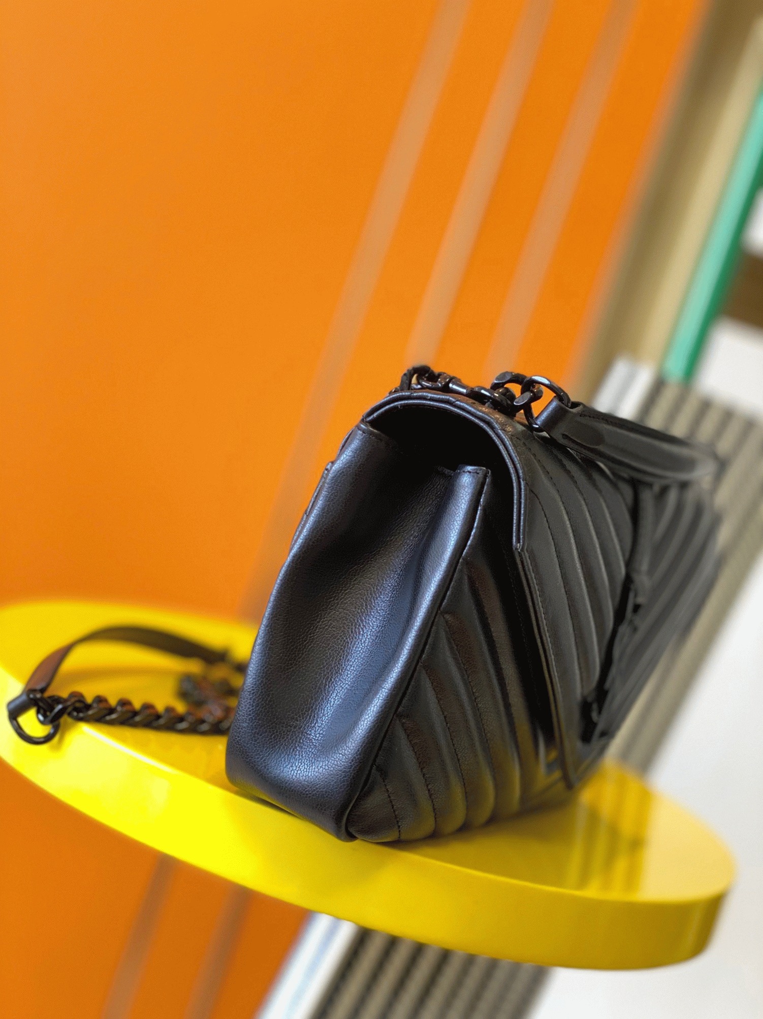 Replica Sa1nt Lau*nt College Medium Chain Bag with Black
