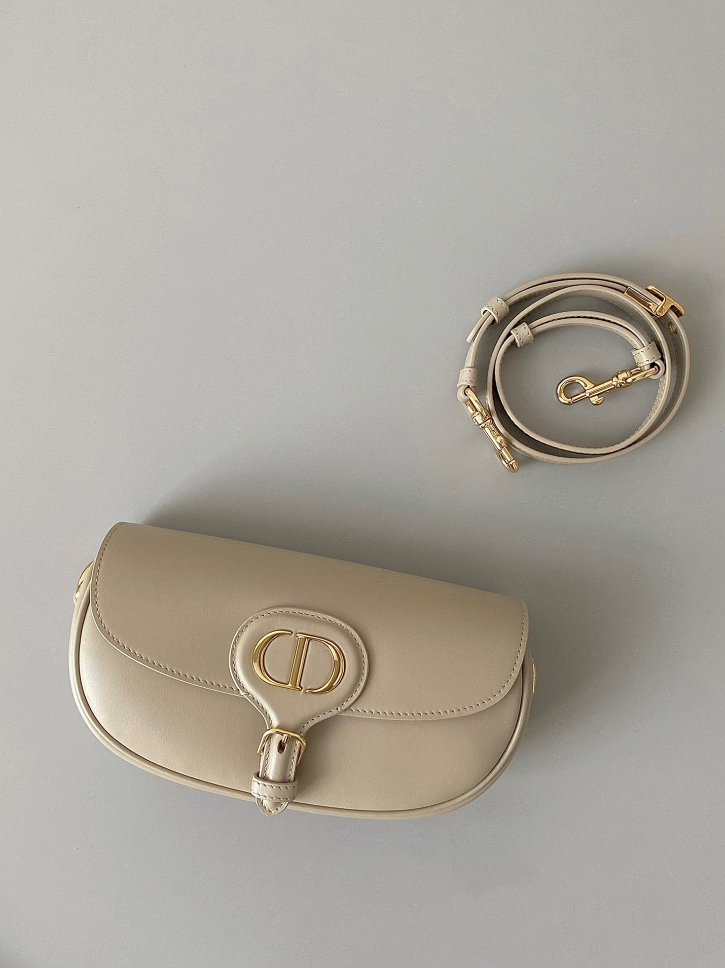 D10r Bobby East-West Bag Replica in Beige