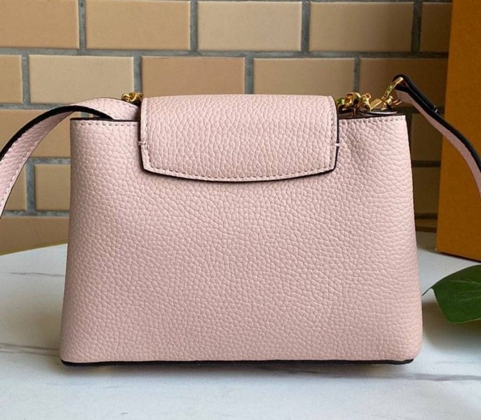 L0vis Vvtt0n Capucines Mini Chain Bag In Pink