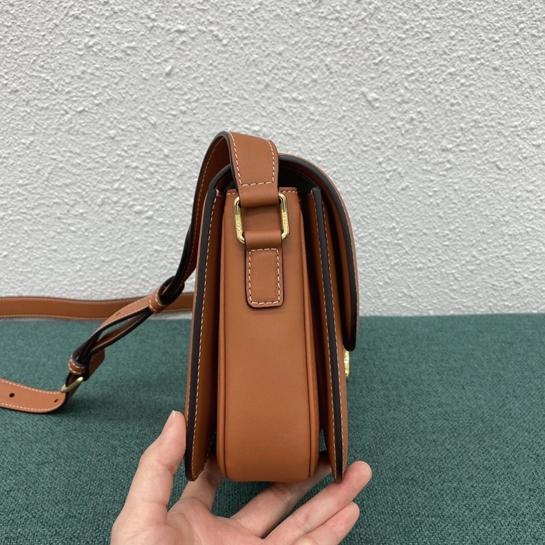 Top Quality Faux Ce1i*e Triomphe Medium Bag In Brown