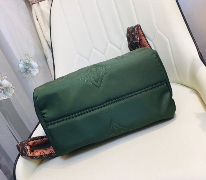 L0vis Vvtt0n Econyl Regenerated Nylon Speedy Bandouliere 30 Handbag In Khaki Green