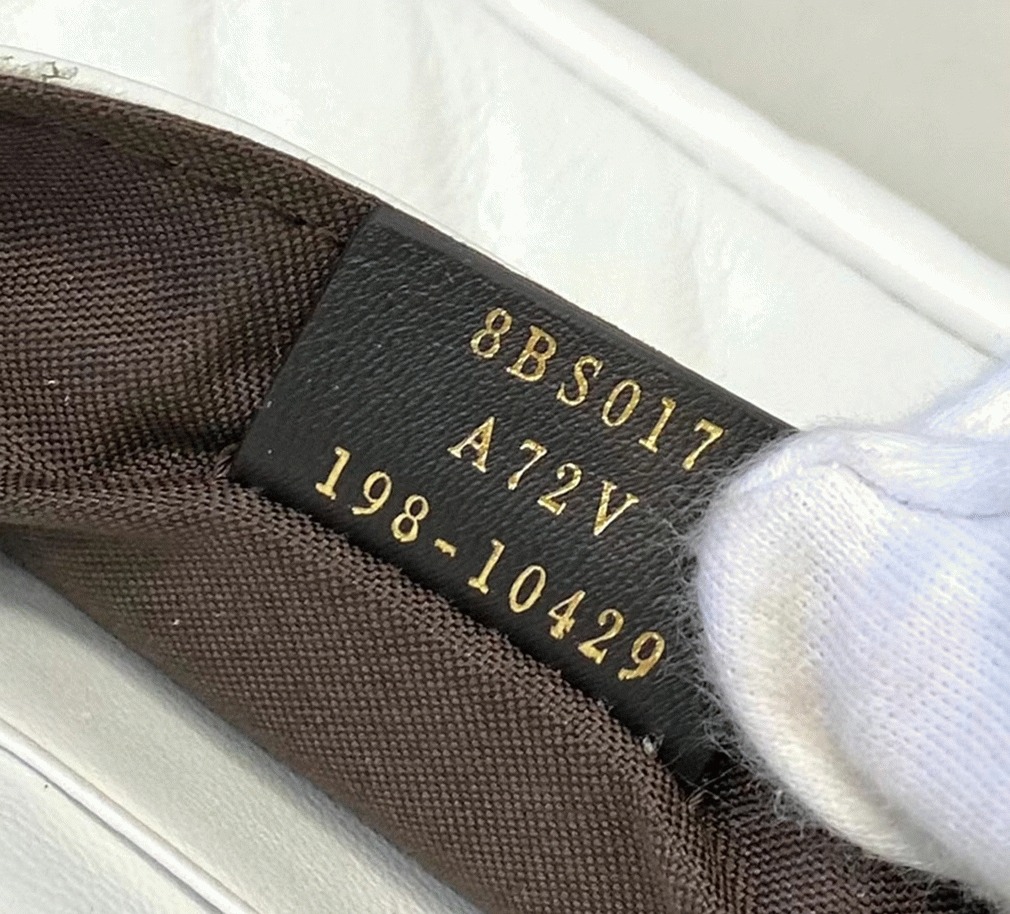 Top Quality Knockoff F**di Small Baguette Bag In White FF