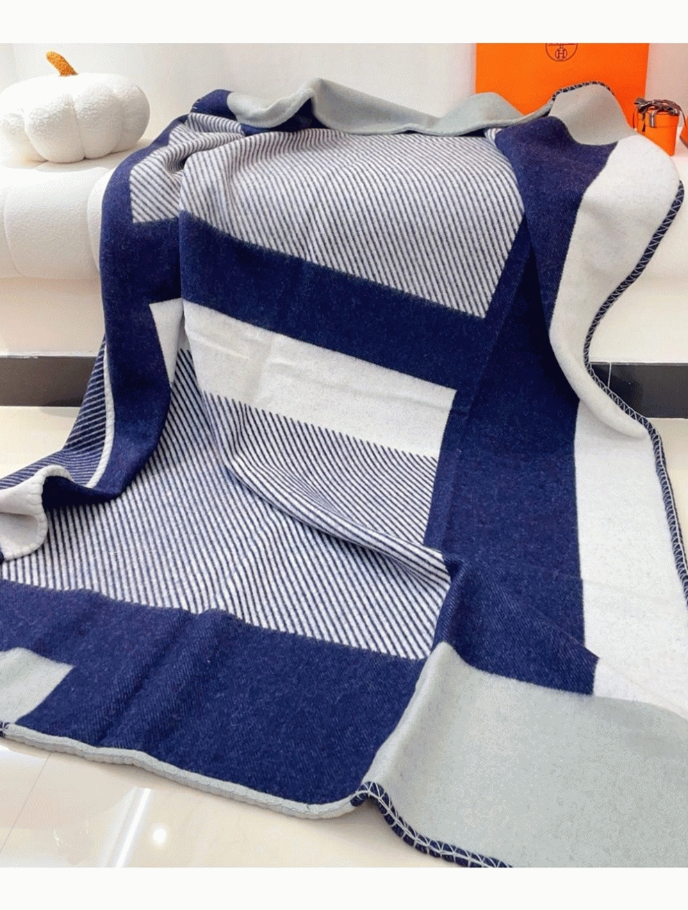 Fake H**me5 H Riviera blanket in marine wool and cashmere