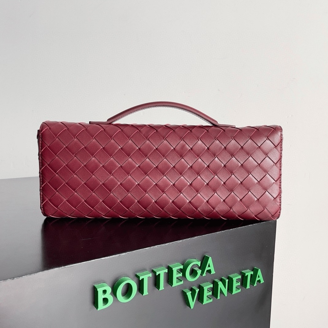 Replica B0tt*ga Ven*ta Andiamo Clutch with Handle Barolo Intrecciato Lambskin