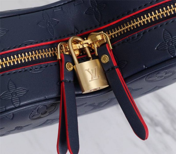 L0vis Vvtt0n Monogram Empreinte Game On Coeur Bag In Navy Blue