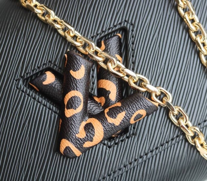 L0vis Vvtt0n Epi Leather Jungle Edition Twist MM Bag In Black