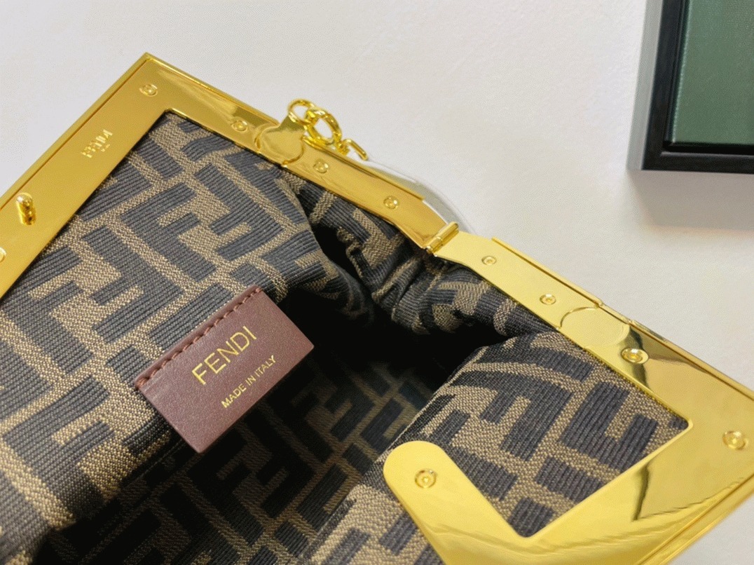 Top Quality Fake F**di First Small Bag in Natural Raffia Straw
