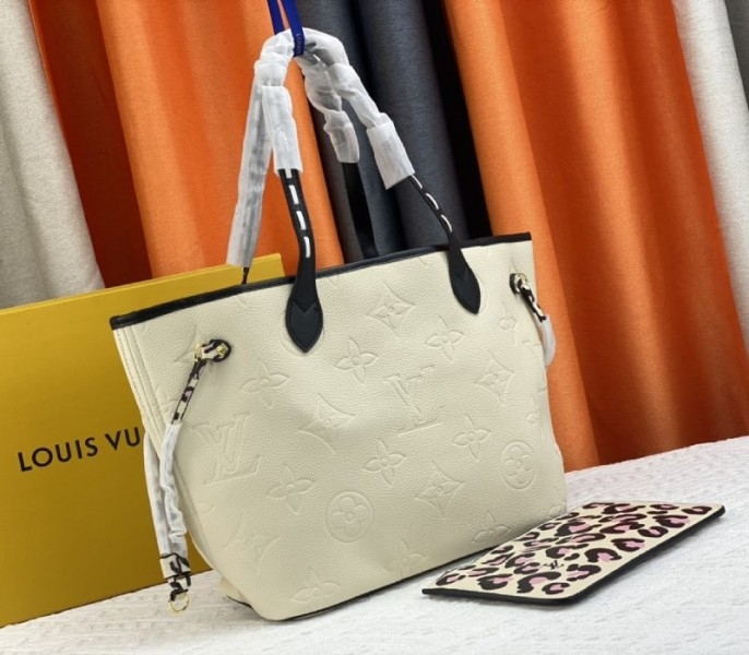 L0vis Vvtt0n Monogram Empreinte Wild At Heart Neverfull MM Tote In Cream