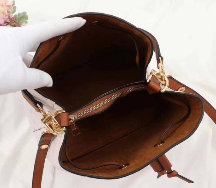L0vis Vvtt0n Monogram Empreinte NeoNoe MM Bag In Cream