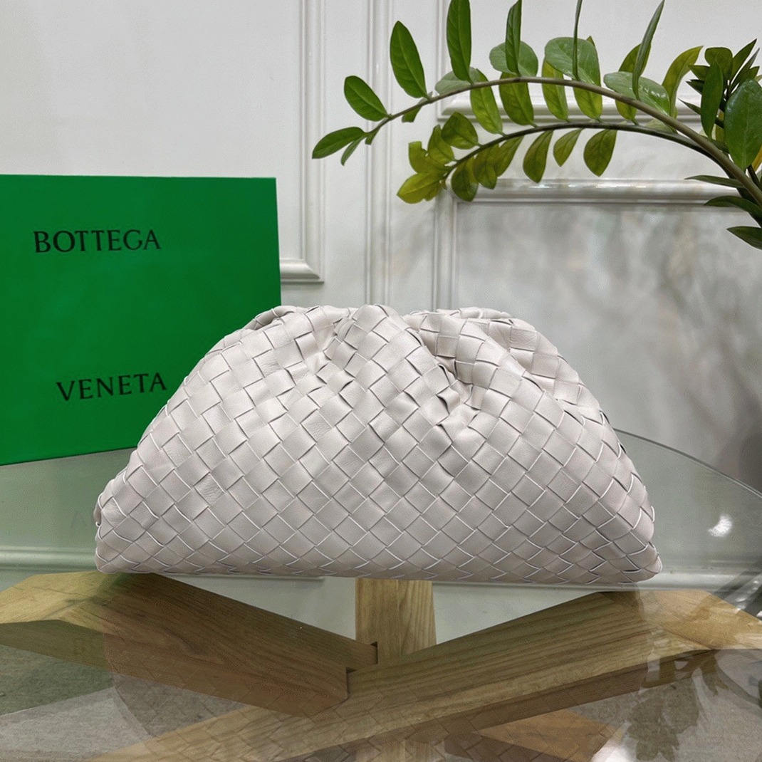 Replica B0tt*ga Ven*ta Large Pouch Clutch Bag White