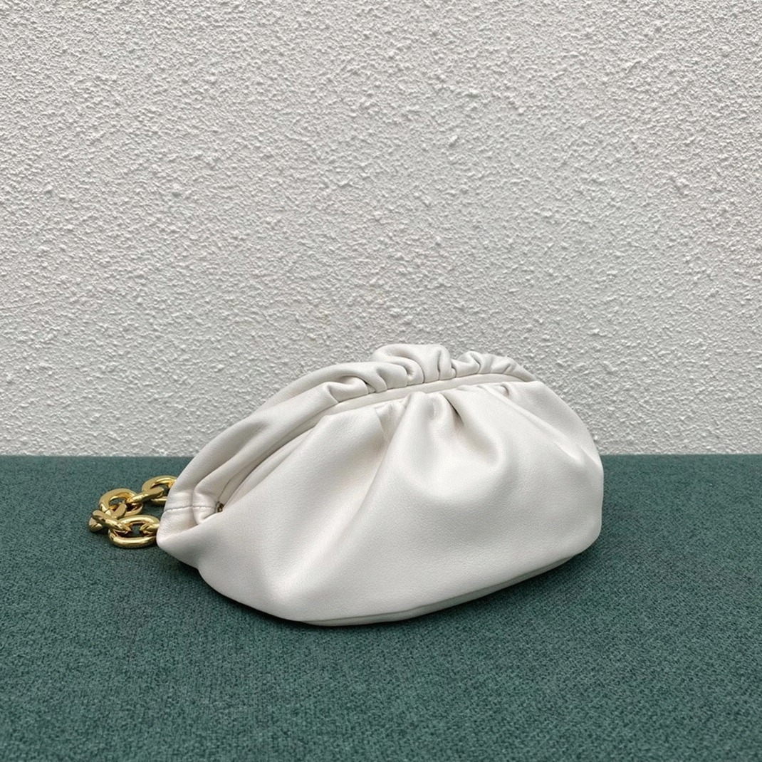 Fake B0tt*ga Ven*ta The Pouch Belt Bag White