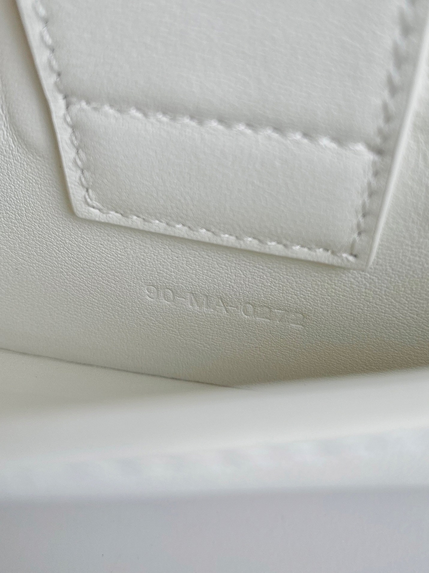 D10r 30 Montaigne East-West Bag with Chain Fake in White Calfskin