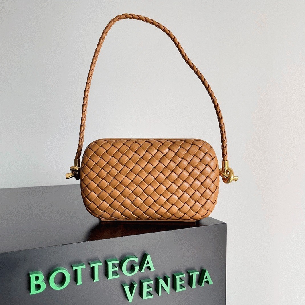 Replica B0tt*ga Ven*ta Knot Minaudiere On Strap Camel Intreccio Lambskin