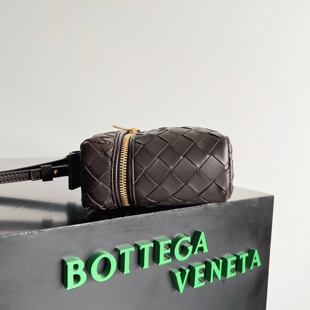 Replica B0tt*ga Ven*ta Bang Bang Vanity Case Fondant