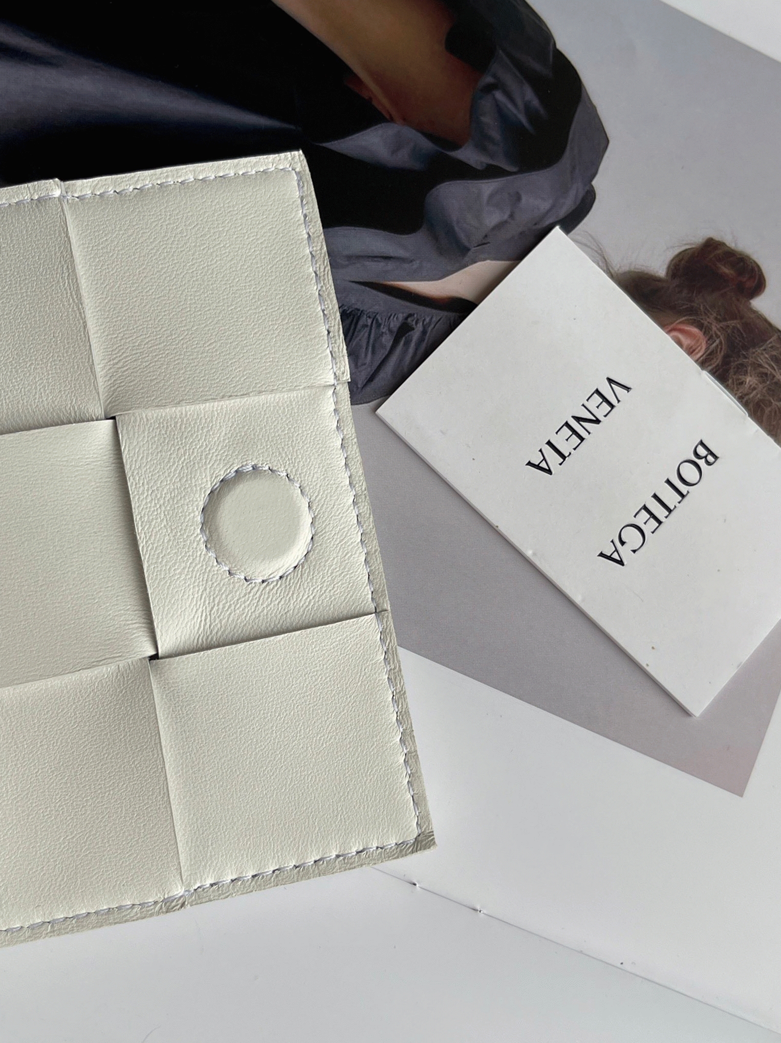 Top Quality Imitation B0tt*ga Ven*ta Candy Cassette Bag In White