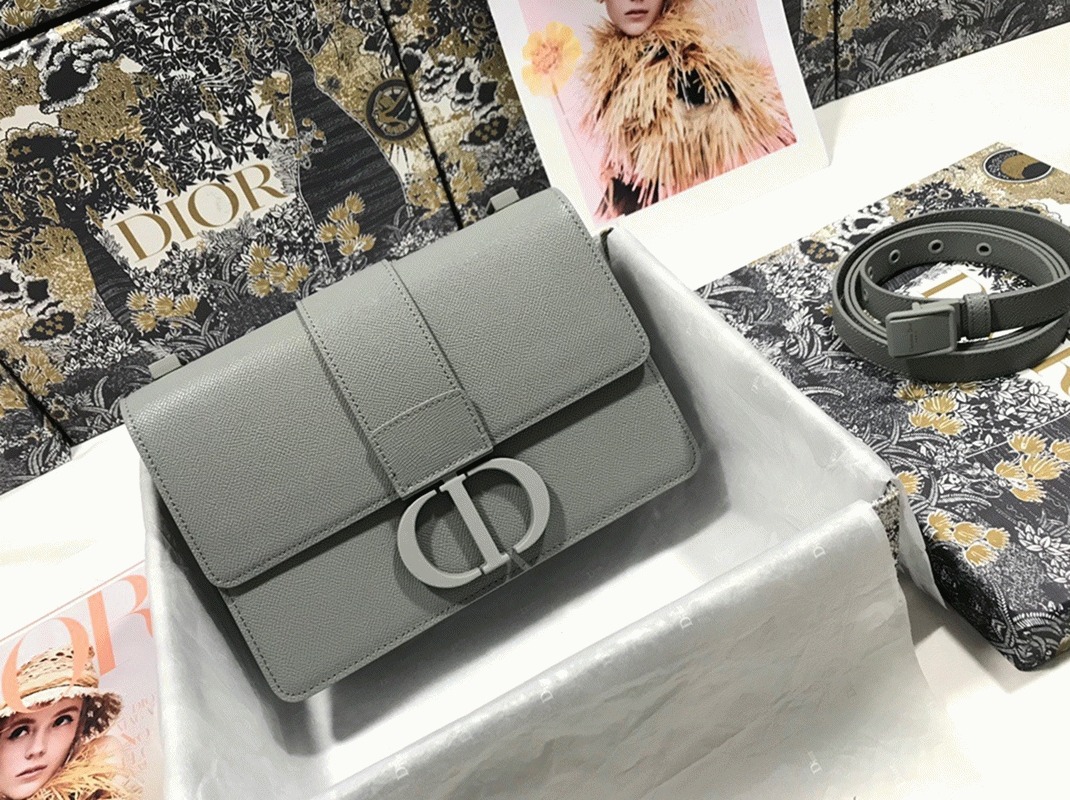 D10r 30 Montaigne Medium Bag Replica in Grey Ultramatte Grained Calfskin