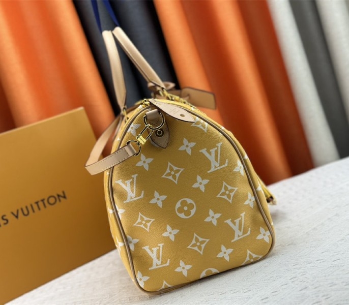 L0vis Vvtt0n Speedy P9 Bandouliere 50 Bag In Yellow