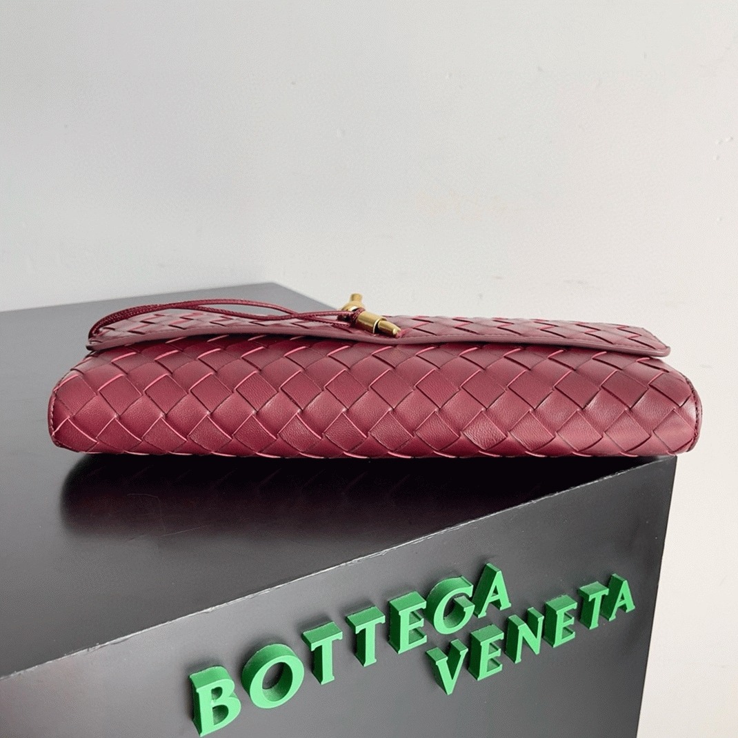 Replica B0tt*ga Ven*ta Andiamo Clutch with Handle Barolo Intrecciato Lambskin