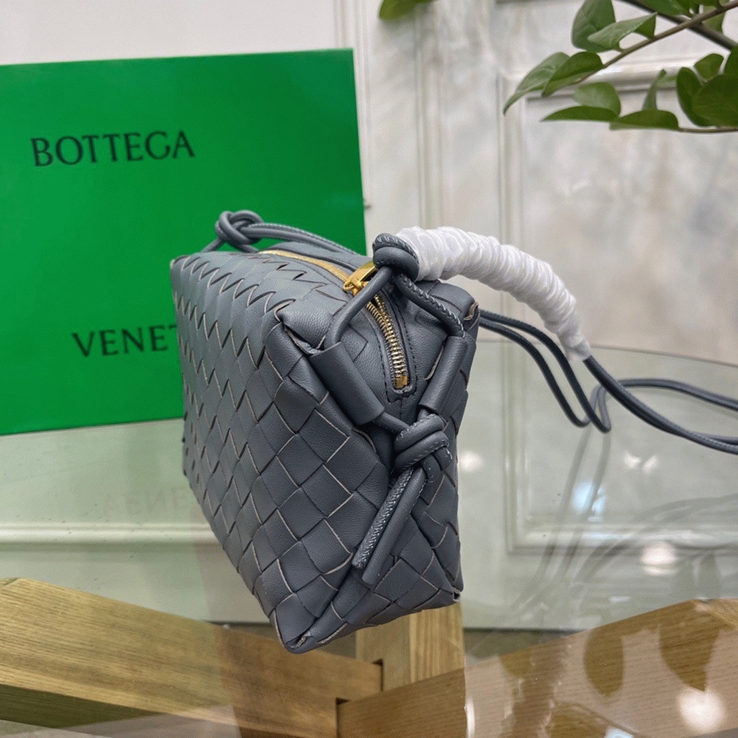 Fake B0tt*ga Ven*ta Loop Small Bag Grey