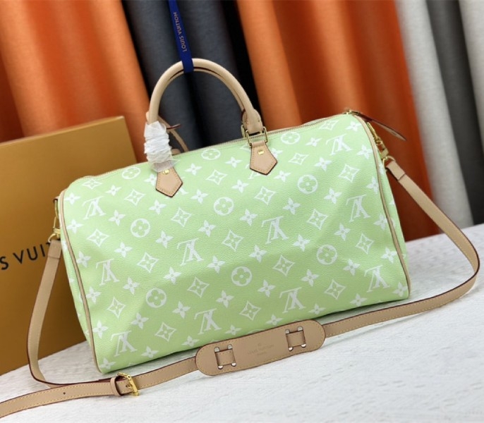 L0vis Vvtt0n Speedy P9 Bandouliere 40 Bag In Light Green
