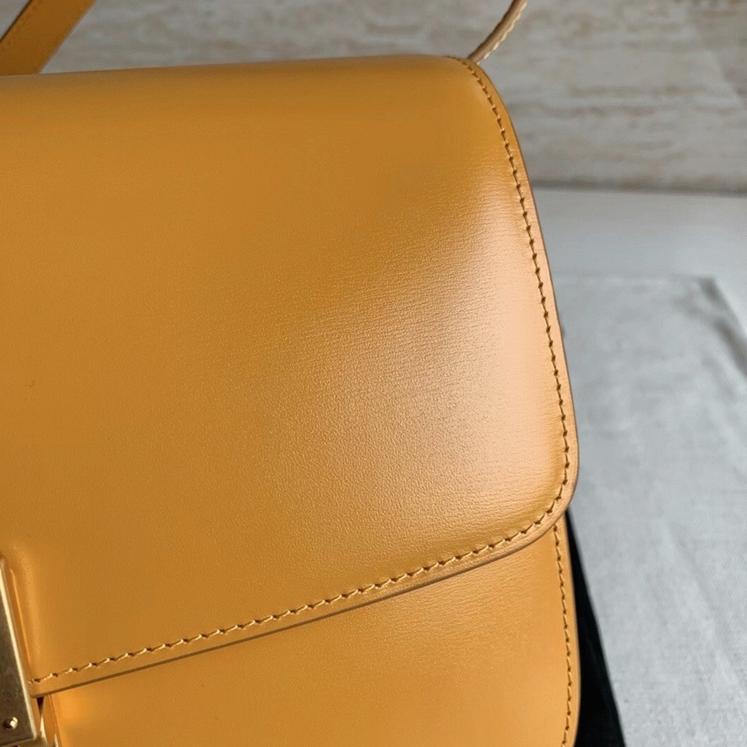 Top Quality Knockoff Ce1i*e Classic Box Medium Bag In Yellow