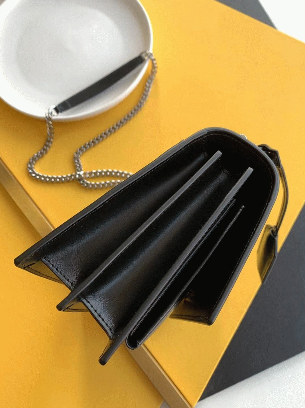 Knockoff Sa1nt Lau*nt Sunset Medium Chain Bag Noir Calfskin