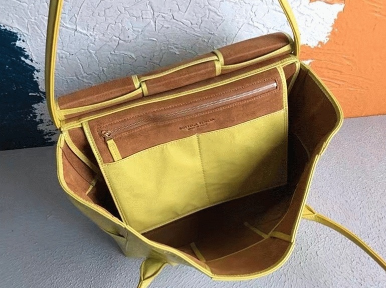 Top Quality Fake B0tt*ga Ven*ta Arco Medium Bag In Yellow Intrecciato Leather