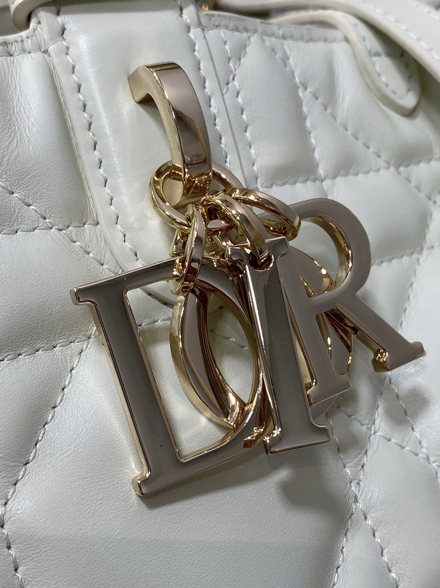 D10r Toujours Medium Bag Knockoff in White Macrocannage Calfskin