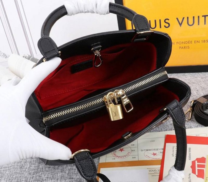 L0vis Vvtt0n Monogram Empreinte Montaigne BB In Black
