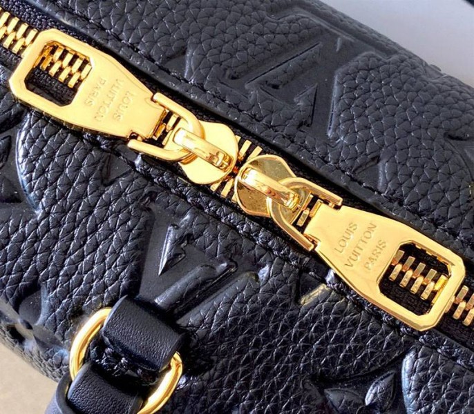 L0vis Vvtt0n Monogram Empreinte Petite Malle Souple Handbag In Black