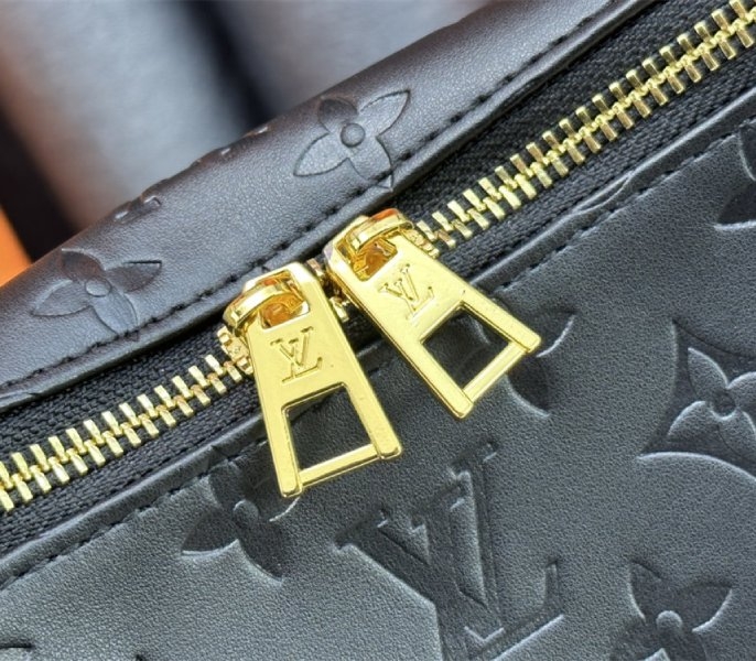 L0vis Vvtt0n Monogram Empreinte Coussin MM Hobo In Black