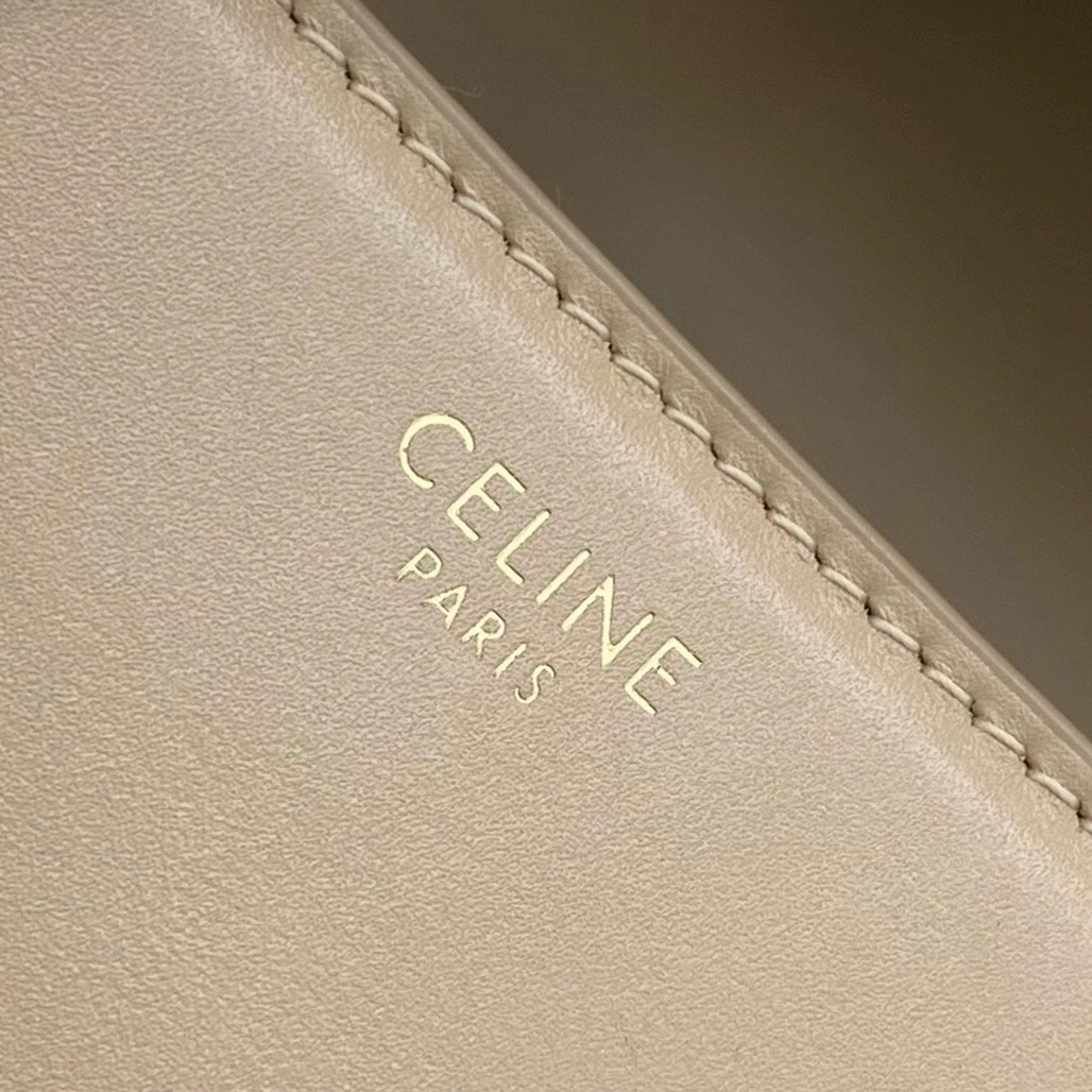 Top Quality Imitation Ce1i*e Triomphe Medium Bag In Nude