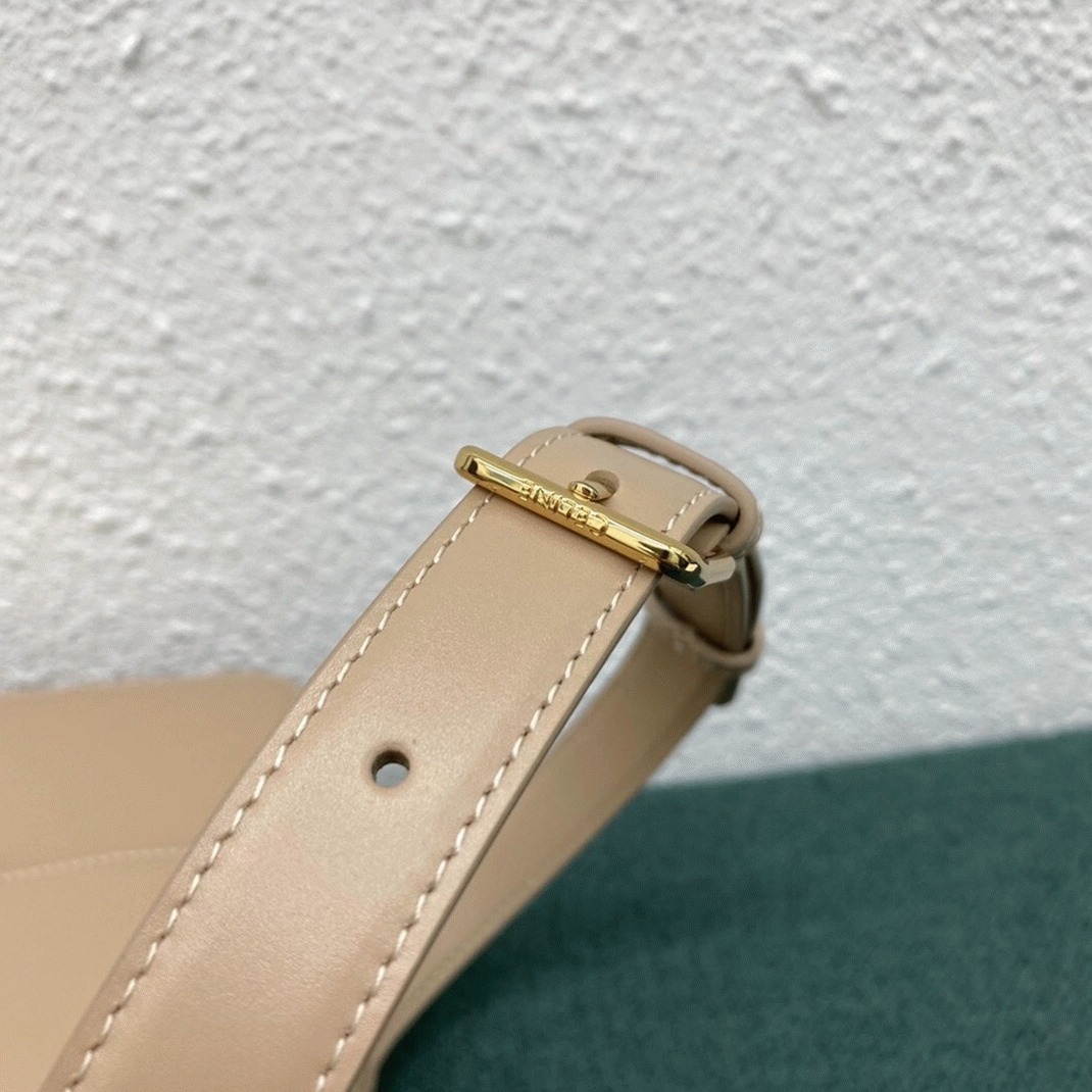 Top Quality Faux Ce1i*e Triomphe Large Bag In Nude