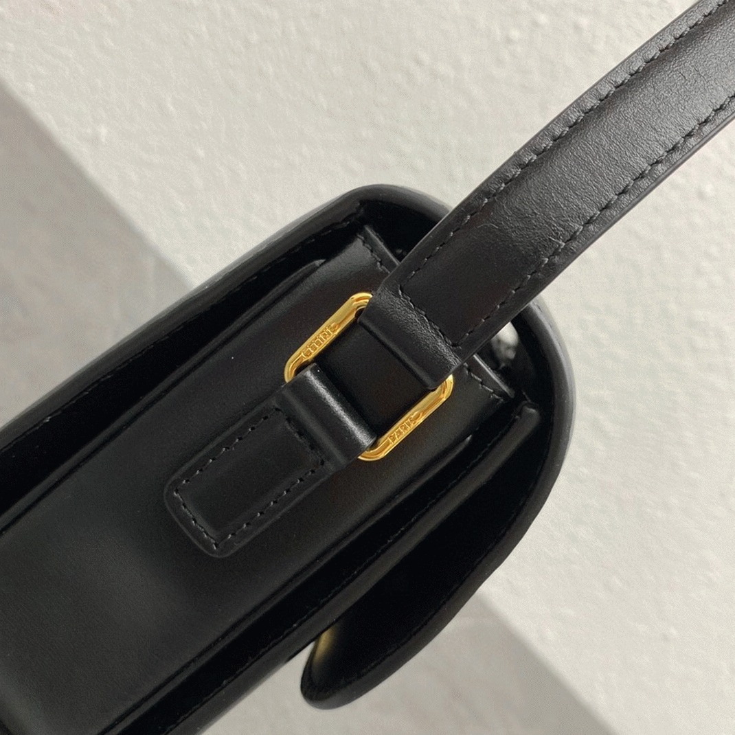 Top Quality Knockoff Ce1i*e Triomphe Teen Bag In Black