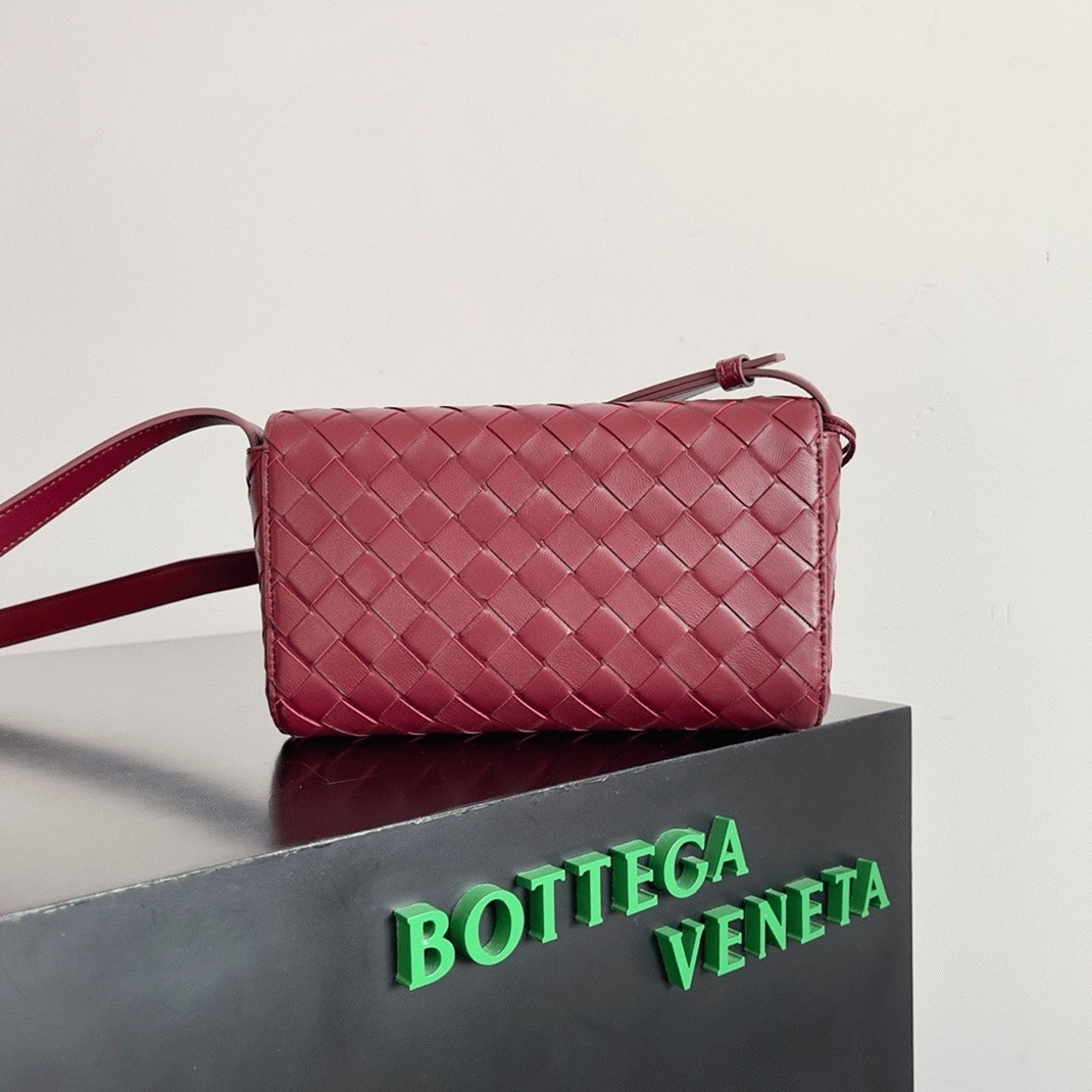 Replica B0tt*ga Ven*ta Mini Andiamo Cross-Body Bag Barolo