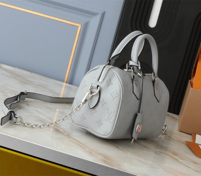 L0vis Vvtt0n Other Leathers Speedy Bandouliere 20 Handbag In Washed Blue