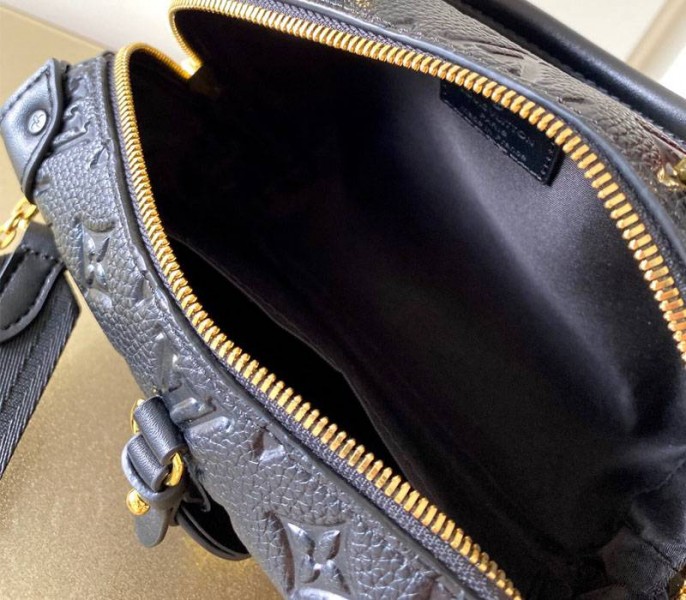 L0vis Vvtt0n Monogram Empreinte Petite Malle Souple Handbag In Black