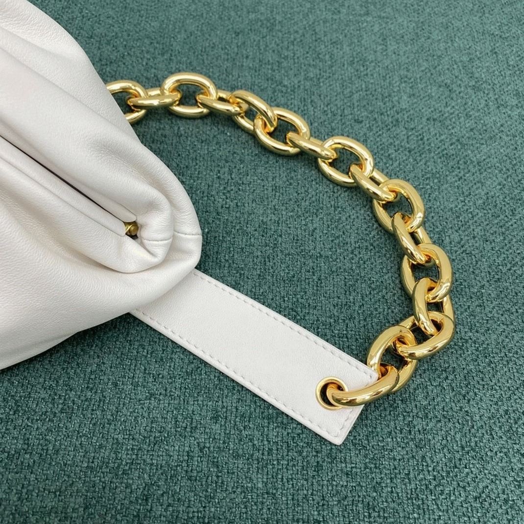 Fake B0tt*ga Ven*ta The Pouch Belt Bag White