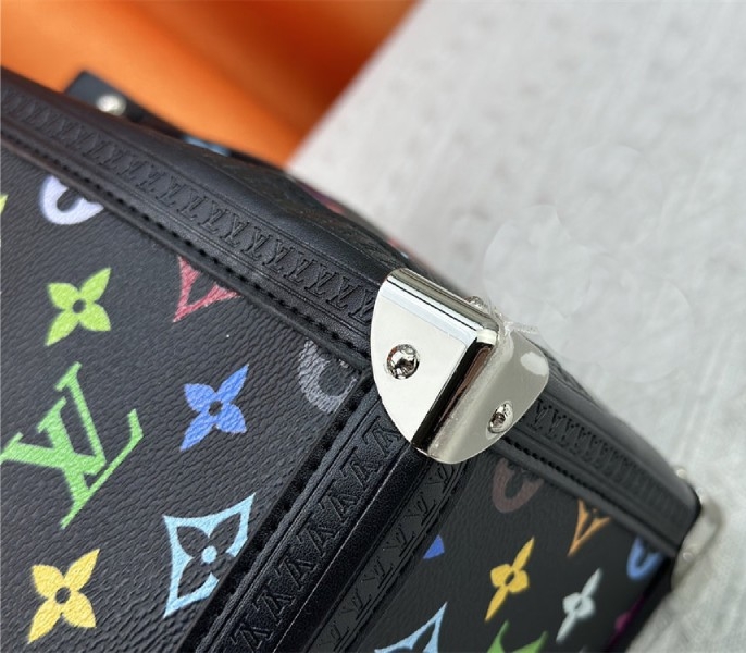 L0vis Vvtt0n X TM Multicolored Onthego MM In Black