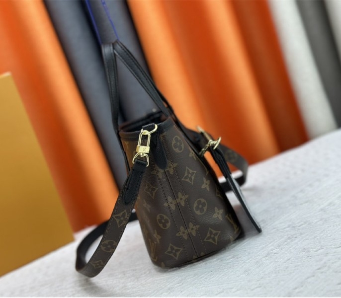 L0vis Vvtt0n Neverfull Bandouliere Inside Out BB Tote In Monogram Canvas And Black Leather